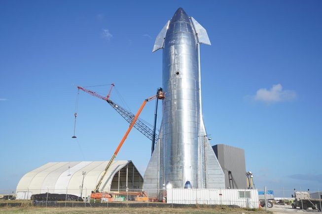 Usa, il prototipo del razzo Starship di SpaceX è atterrato con successo nella base in Texas al suo quinto tentativo