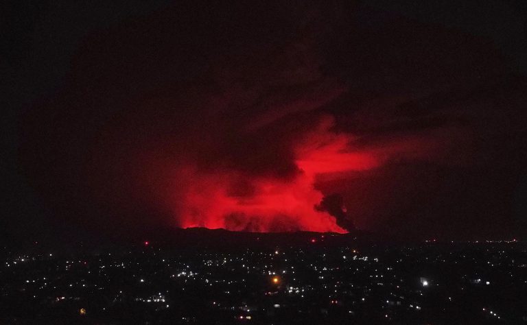Congo, esplode il vulcano Nyiragongo: migliaia di persone in fuga