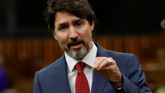 Canada sotto choc per le fosse comuni di 215 bimbi indigeni. Parla il presidente Trudeau: “Dobbiamo riconoscere la verità”