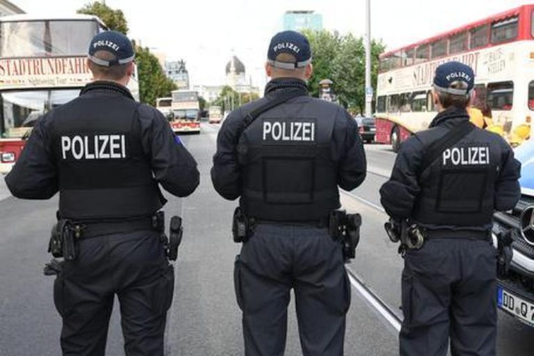 Germania, in Turingia due persone sono state aggredito da un individuo armato di coltello