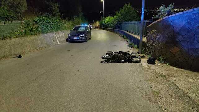 Velletri, auto contro uno scooter: muore un 14enne