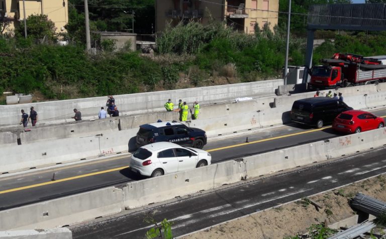 Calabria, operaio travolto e ucciso da un’auto sull’A2 nel Vibonese