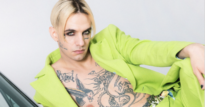 Musica, il cantante Achille Lauro annuncio un contratto con Amazon p