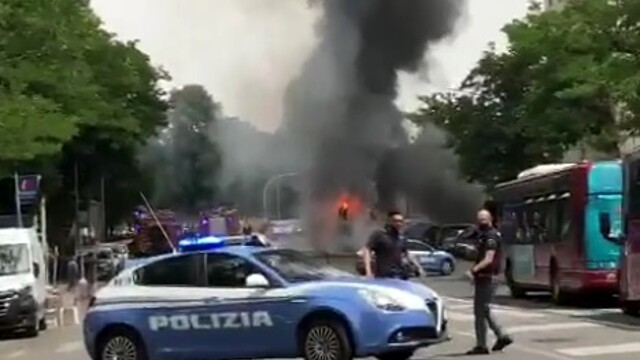Portuense: bus dell’Atac in fiamme, per un miracolo nessun ferito