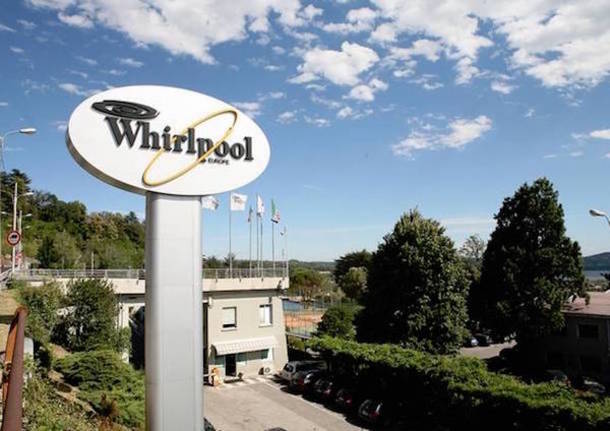 Vicenda Whirlpool, il ministro Giorgetti ottiene lo stop dei licenziamenti sino al 15 ottobre