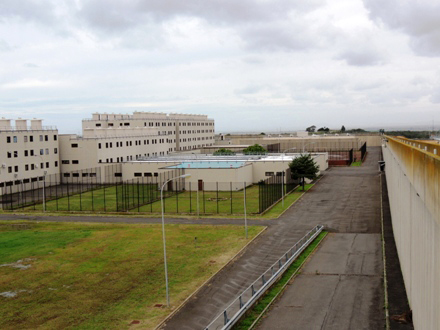 Civitavecchia, ancora violenza in carcere Poliziotto aggredito e ferito da un detenuto