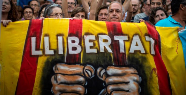 Catalogna, dopo la grazia sono usciti dal carcere i nove leader separatisti