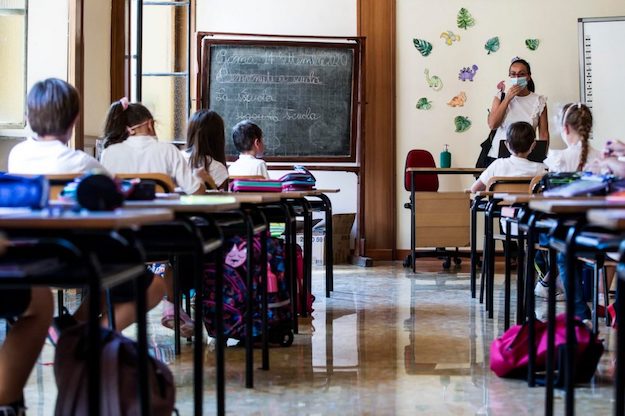 Scuola: al via da oggi gli esami di terza media per 570mila studenti