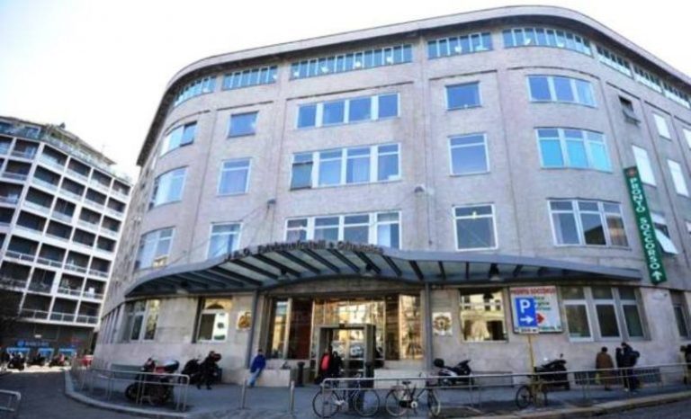 Milano, offeso e sfregiato al volto un 24enne gay con un coccio di bottiglia