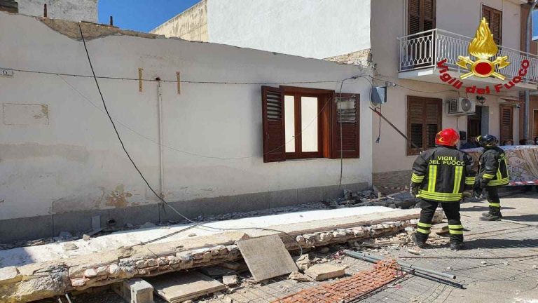 Avola (Siracusa): crolla un ballatoio, muore un operaio e un’altro rimane ferito