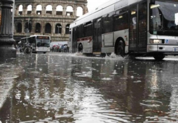 Maltempo, allerta gialla a Roma e nel Lazio: neve, temporali e vento