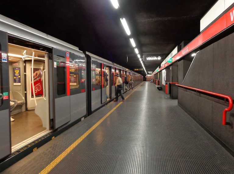 Riaperture, in Lombardia i mezzi pubblici possono essere occupati all’80% della capienza totale