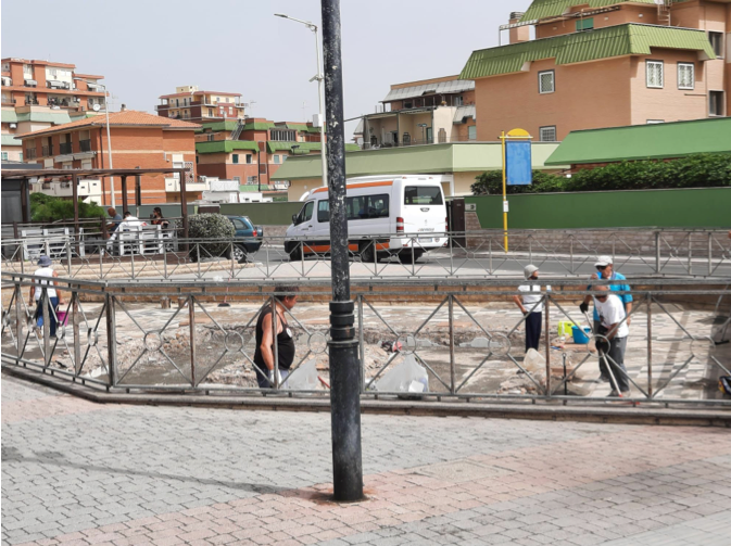 Ripulito il mosaico sul lungomare Marina di Palo