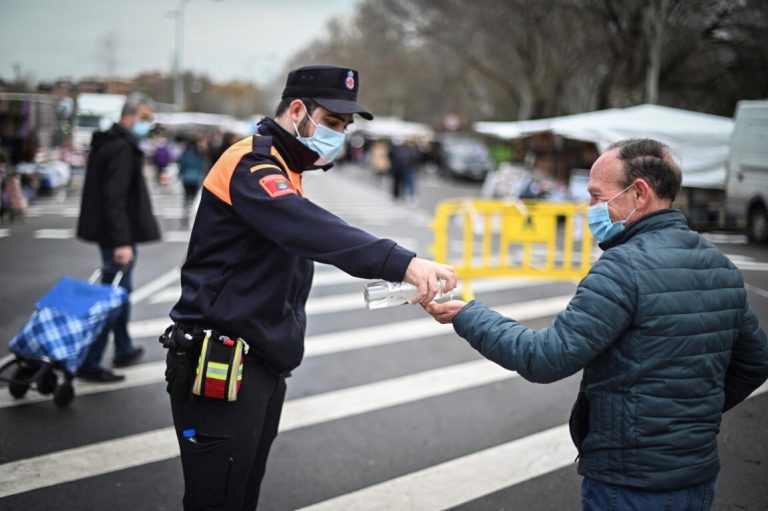 Coronavirus, via la mascherina all’aperto in Spagna dal 26 giugno
