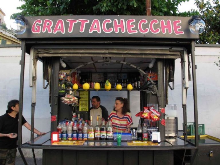 Caldo africano, nella Capitale affari d’oro per i chioschi di “grattachecche”