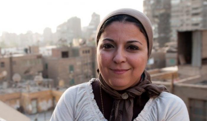 Egitto, le autorità hanno liberato Esraa Abdelfatah, 43enne attivista politica
