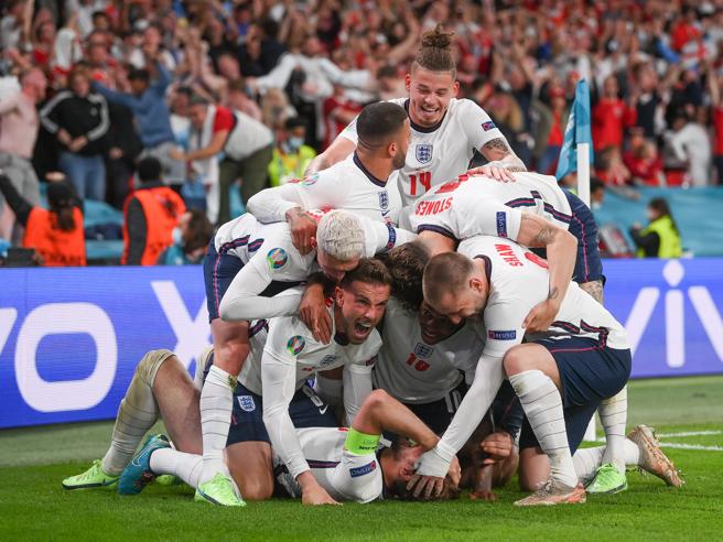 Europei: domenica la finalissima sarà Italia Inghilterra allo stadio Wembley di Londra. Piegata la Danimarca 2 a 1