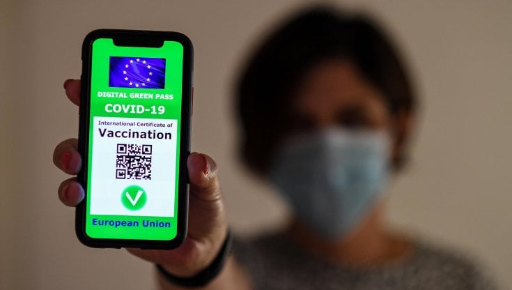 Green pass: il ministero della Salute ha emanato una circolare che regola i requisiti che certificazioni vaccinali e di guarigione rilasciati dagli Stati Terzi