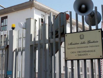 Taranto: sospesa la direttrice del carcere: condotte irregolari nei confronti di un detenuto mafioso