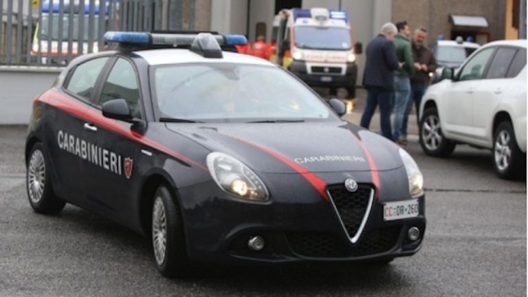 Napoli, ucciso con dieci colpi di pistola un pregiudicato 35enne a Ponticelli. Indagano i carabinieri