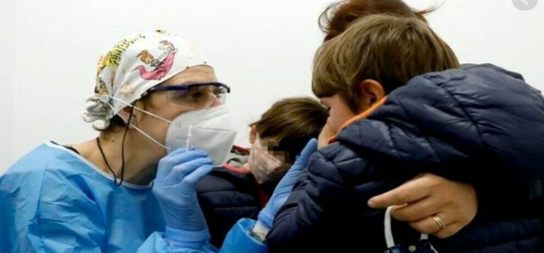 Covid, messi a disposizione dei pediatri le dosi dei vaccini per la fascia 12-16 anni