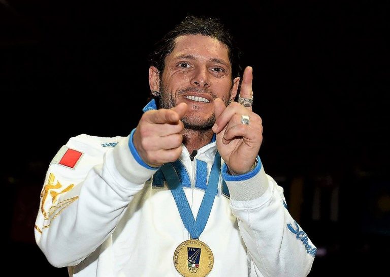 Olimpiadi, la gioia di Aldo Montano per la medaglia d’argento