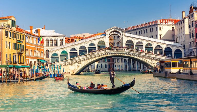 Venezia, la soddisfazione del ministro Franceschi: “Scongiurata l’iscrizione nella lista del patrimonio dell’umanità in pericolo”