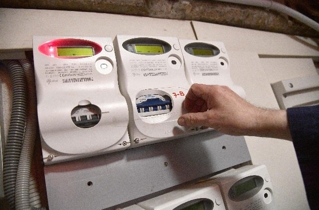 Nel 2020 Arera ha erogato 1,8 milioni di bonus alle famiglie bisognose per gli sconti in bolletta di elettricità, gas e acqua