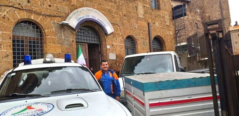 Cacciati i volontari dell’Assovoce con un conto di 8000 euro da pagare