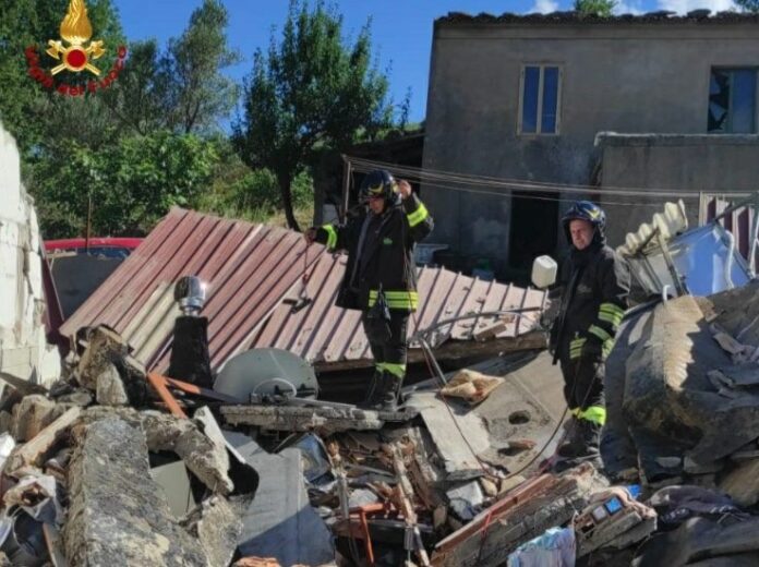 Gimigliano (Catanzaro), esplosione in un casolare: ferita una persona