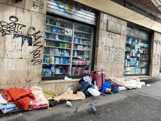 SI: “Urgente un piano per affrontare l’aumento delle persone in condizioni di povertà”