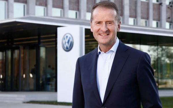 Auto, Herbet Diess (Ceo di Volkswagen) resterà alla guida de colosso tedesco fino al 2025