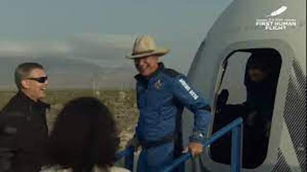 Usa: volo riuscito per Jeff Bezos, la capsula è atterrata nel Texas
