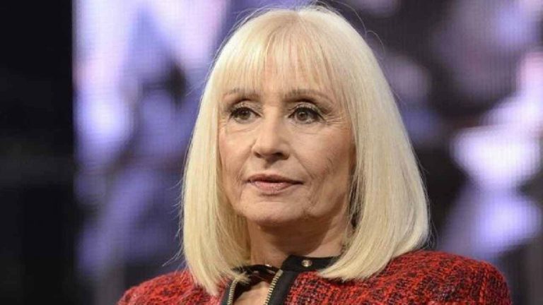 La proposta di Milly Carlucci: “La Rai intitoli a Raffaella Carrà l’Auditorium del Foro Italico”