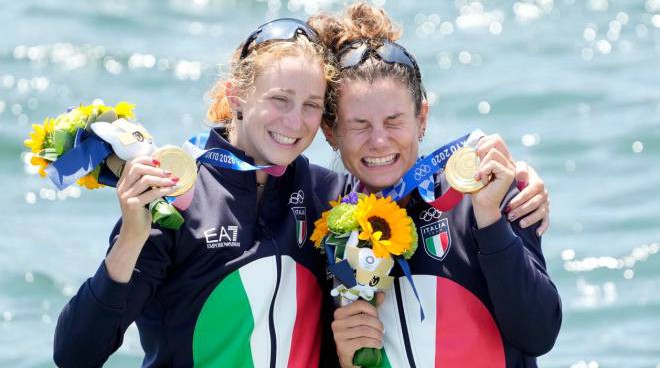 Olimpiadi: per l’Italia medaglie per il canottaggio e per il nuoto