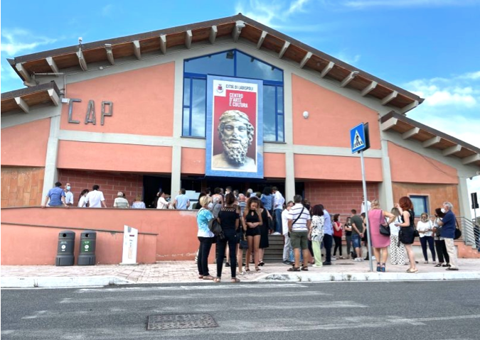 Boom di visitatori all’inaugurazione della mostra del maestro Guido Venanzoni