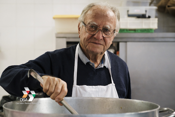 E morto a 92 anni Dino Impagliazzo, il cuoco dei poveri della Capitale: sfamava 300 homeless al giorno