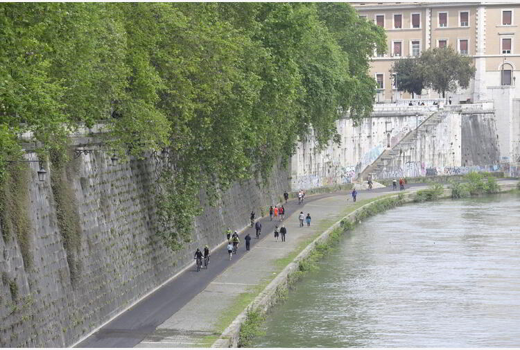 Ponte Sisto: lite tra extrocomunitari, marocchino precipita nel Tevere. E’ ricoverato in codice rosso