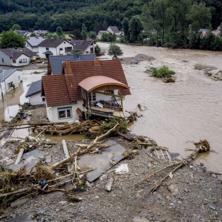 Germania sconvolta per il maltempo: 42 le vittime. In 200mila senza elettricità