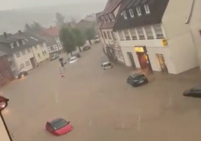 Germania, piogge torrenziali nell’ovest del Paese: quattro morti e 50 dispersi