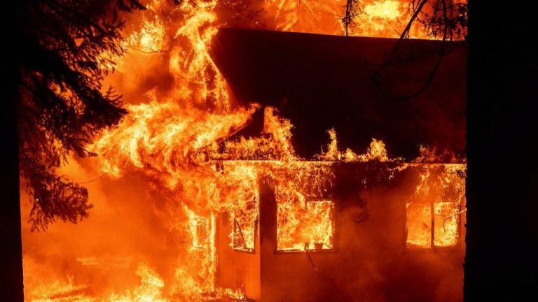 Emergenza incendi in California: brucia il nord dello Stato