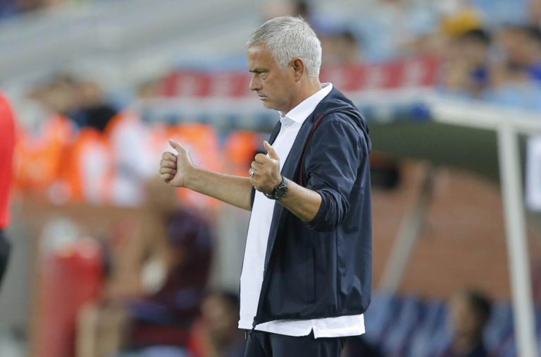 Calcio, esordio di Mourinho in giallorosso con la vittoria sui turchi del Trabzonspor (2-1)