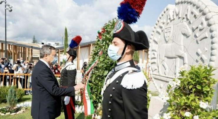 Amatrice, cinque anni fa il devastante terremoto. Visita del premier Draghi che promette: “Ricostruzione veloce”