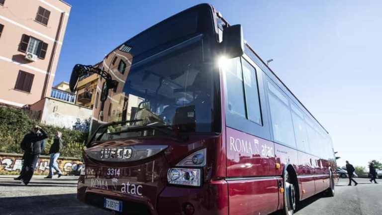 Da lunedì nella Capitale ci saranno 1.500 corse di autobus in più