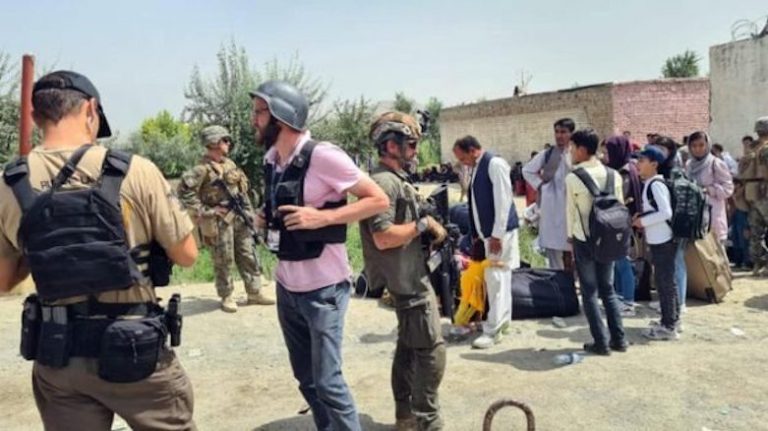 Afghanistan, allarme del console italiano a Kabul: “Ho visto scene drammatiche”