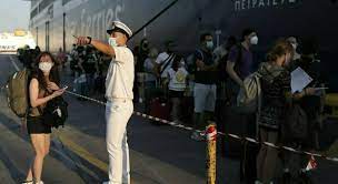 Covid, sono tutti rientrati i 300 ragazzi italiani che erano positivi a Dubai