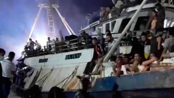 Lampedusa, sbarcati 686 i migranti sbarcati su un peschereccio di 15 metri
