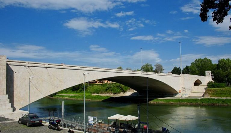 Ponte Duca d’Aosta: ritrovato il cadavere di un uomo: nessun segno di violenza