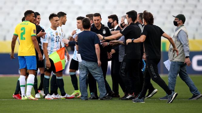 Calcio, sulla sospensione della partita Brasile-Argentina la Fifa apre un’inchiesta