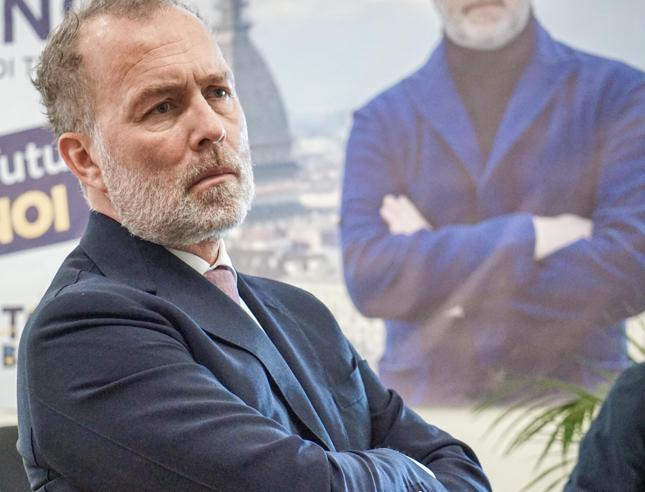 Torino, lieve malore per il candidato del centrodestra Paolo Damilano. Pausa di 24 ore della campagna elettorale